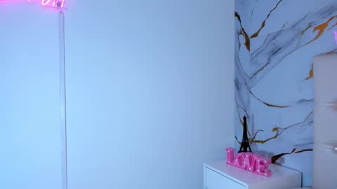 annie online show from March 26, 5:31 am