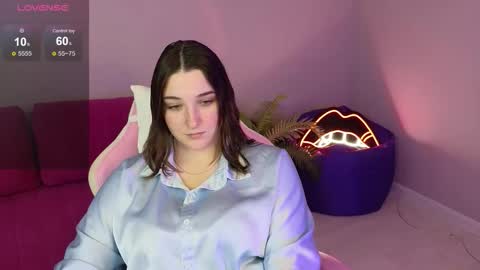 Annie online show from October 19, 6:04 am