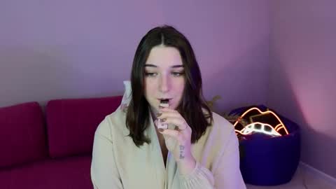 Annie online show from October 16, 7:33 am