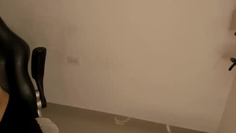 Annika online show from February 25, 2:15 pm