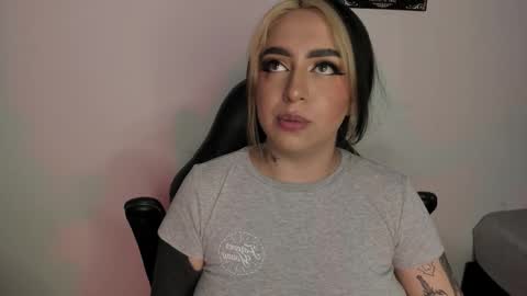 Annika online show from November 2, 9:51 pm