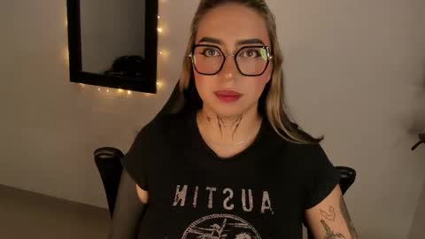 Annika online show from February 20, 1:34 pm