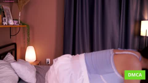 Annuetta online show from November 11, 3:20 pm