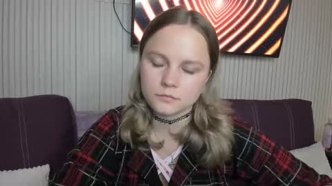 anny_love_you online show from October 7, 9:30 pm