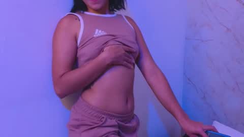Snapshot of anny_mendez1 chatting on October 15, 4:15 am Anny online show from October 15, 4:15 am