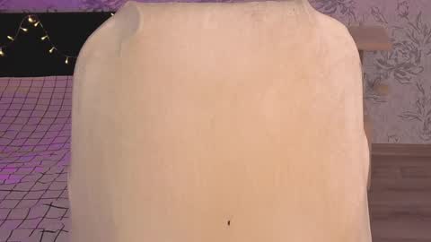 Annie online show from March 27, 8:26 am