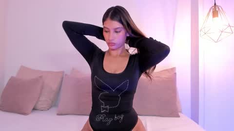 Snapshot of anny_taylorr_ chatting on October 17, 5:38 pm Anny online show from October 17, 5:38 pm