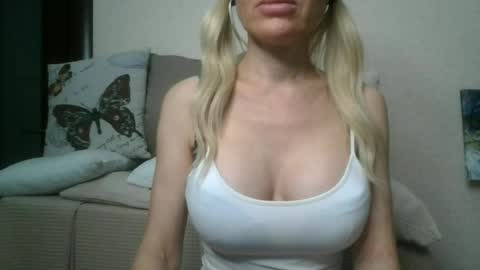 annypat online show from June 21, 2:04 am