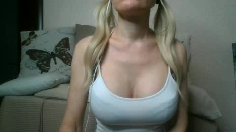 annypat online show from June 20, 1:42 am