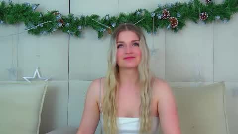 annyraii online show from December 22, 6:27 am