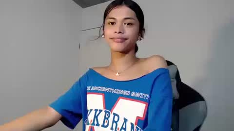 anok_yaii online show from December 17, 6:39 am