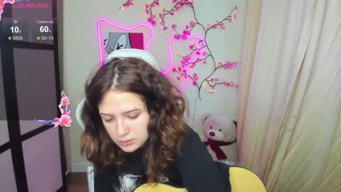 Anora online show from November 26, 9:10 am