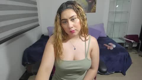 Snapshot of antonella4you chatting on October 9, 4:38 am antonella4you online show from October 9, 4:38 am