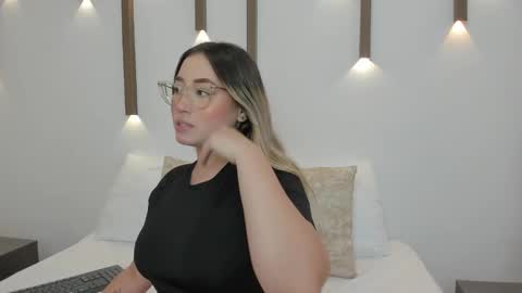 A N T O N E L L A  online show from January 29, 12:02 pm