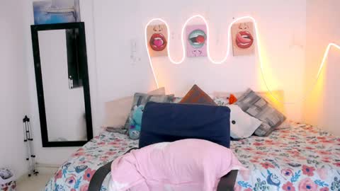 antonella online show from May 16, 1:52 am