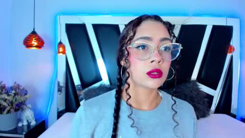 A N T O N E L L E  online show from February 22, 11:35 am