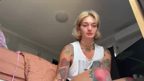 Isannah online show from February 27, 3:50 am