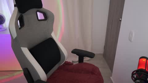 anya online show from November 5, 9:09 pm