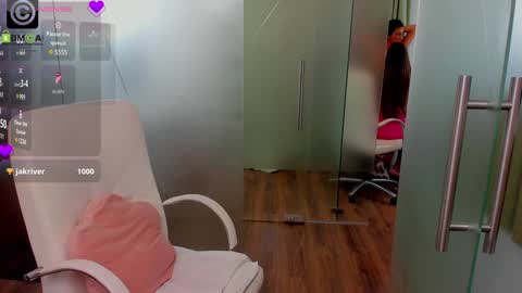Snapshot of anyarayne chatting on March 11, 7:24 am Anya online show from March 11, 7:24 am