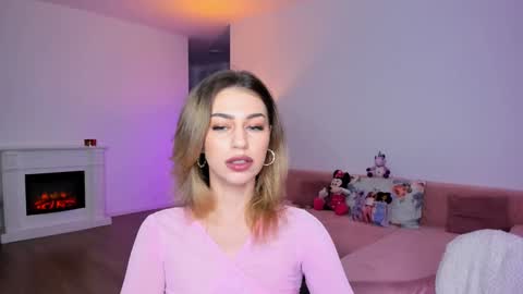 Anysa Smith online show from December 7, 9:44 pm