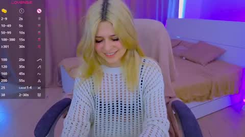 ApheliaStar online show from April 2, 3:20 pm