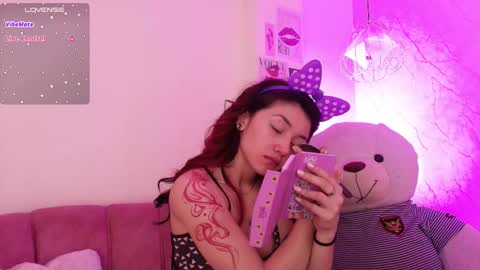   online show from October 1, 12:21 pm