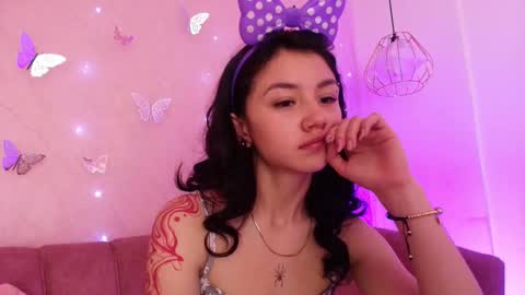   online show from November 25, 1:02 pm