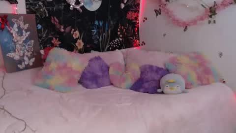 april_l6 online show from March 8, 2:04 am