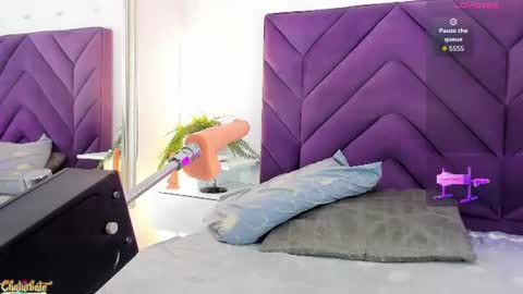 aprilberri online show from July 23, 4:09 am