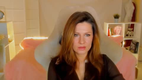 aprill_o_nill online show from February 5, 11:55 am