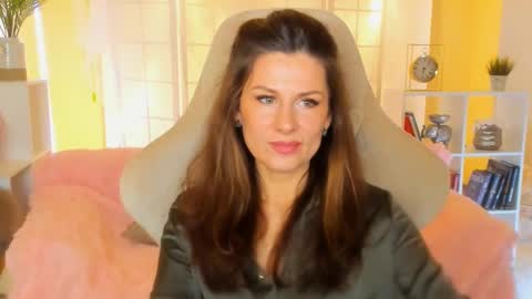 aprill_o_nill online show from January 16, 11:58 am