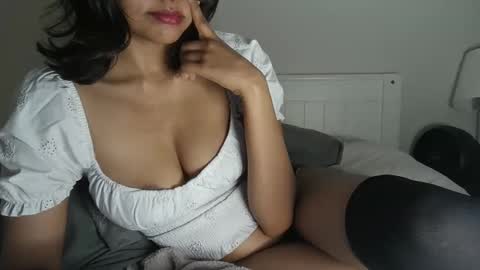 LilyinTheWild online show from November 6, 9:59 am