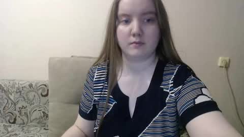 Josefin online show from May 7, 2:10 pm