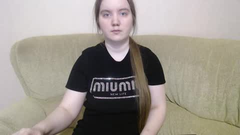 Josefin online show from March 23, 2:12 pm