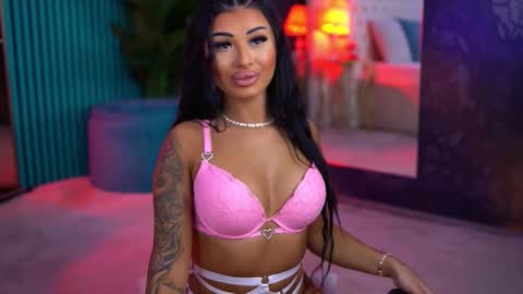 arabellaposh online show from October 10, 5:56 am