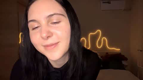 Emi online show from February 13, 5:03 pm