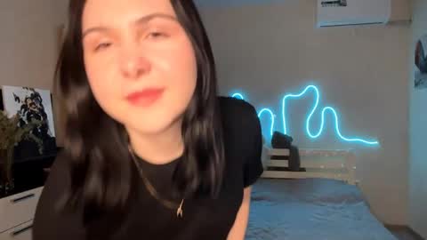 Emi online show from April 4, 4:17 pm