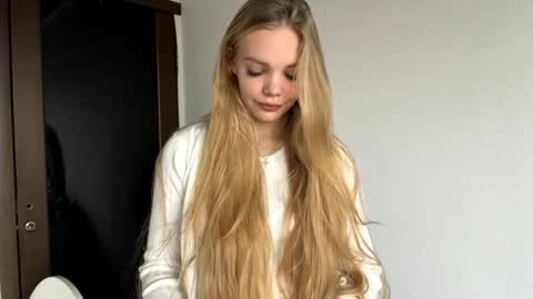 Amelia online show from November 14, 7:08 am