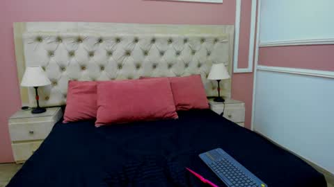 ari_dolce online show from July 21, 9:04 pm