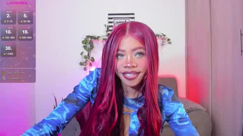 Snapshot of aria_brown_19 chatting on October 17, 12:47 am    ARIA    online show from October 17, 12:47 am