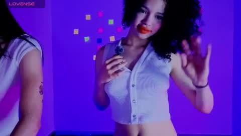 ariaa_23 online show from April 10, 12:33 pm