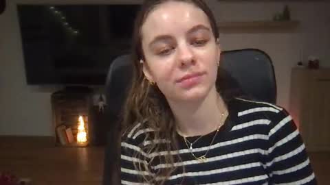 AriaCreazy online show from December 5, 9:50 pm