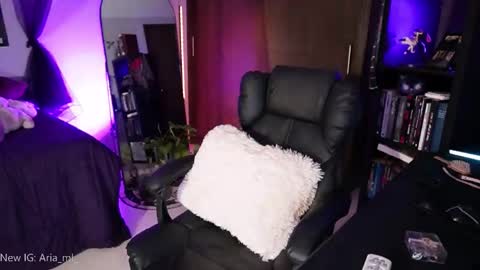      online show from January 17, 12:45 pm