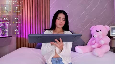 Ariana online show from October 24, 1:18 pm