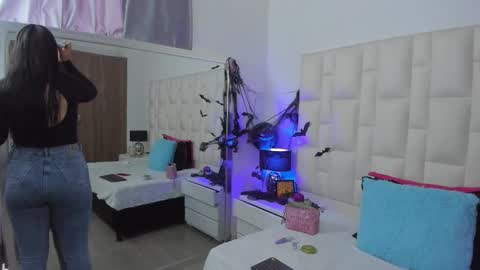 Snapshot of ariana_rouse_ chatting on October 22, 4:56 pm ariana online show from October 22, 4:56 pm