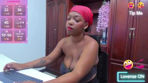 Andrea online show from November 18, 1:45 pm