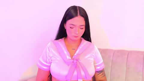 Arianna Dawson online show from November 15, 4:02 am