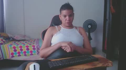 ariannaloovel online show from April 2, 6:49 pm