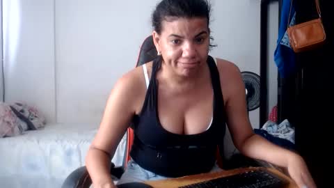 ariannaloovel online show from June 10, 7:01 pm