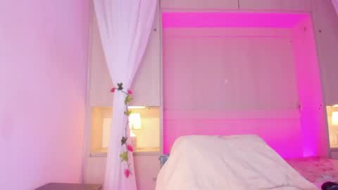 ariannavega_ online show from July 28, 3:21 pm